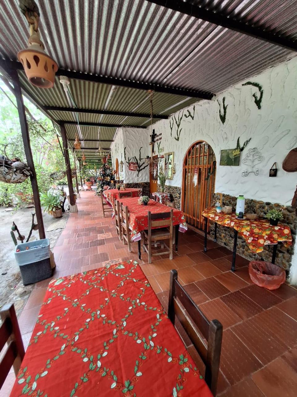 Alojamiento Casa De Campo Los Cactus Villavieja Εξωτερικό φωτογραφία