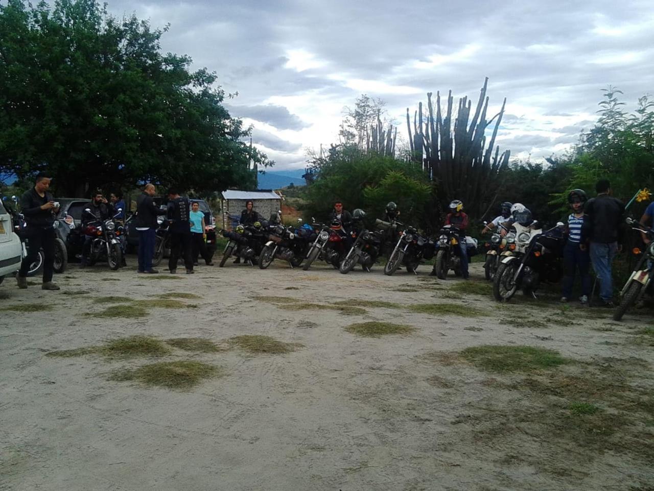 Alojamiento Casa De Campo Los Cactus Villavieja Εξωτερικό φωτογραφία